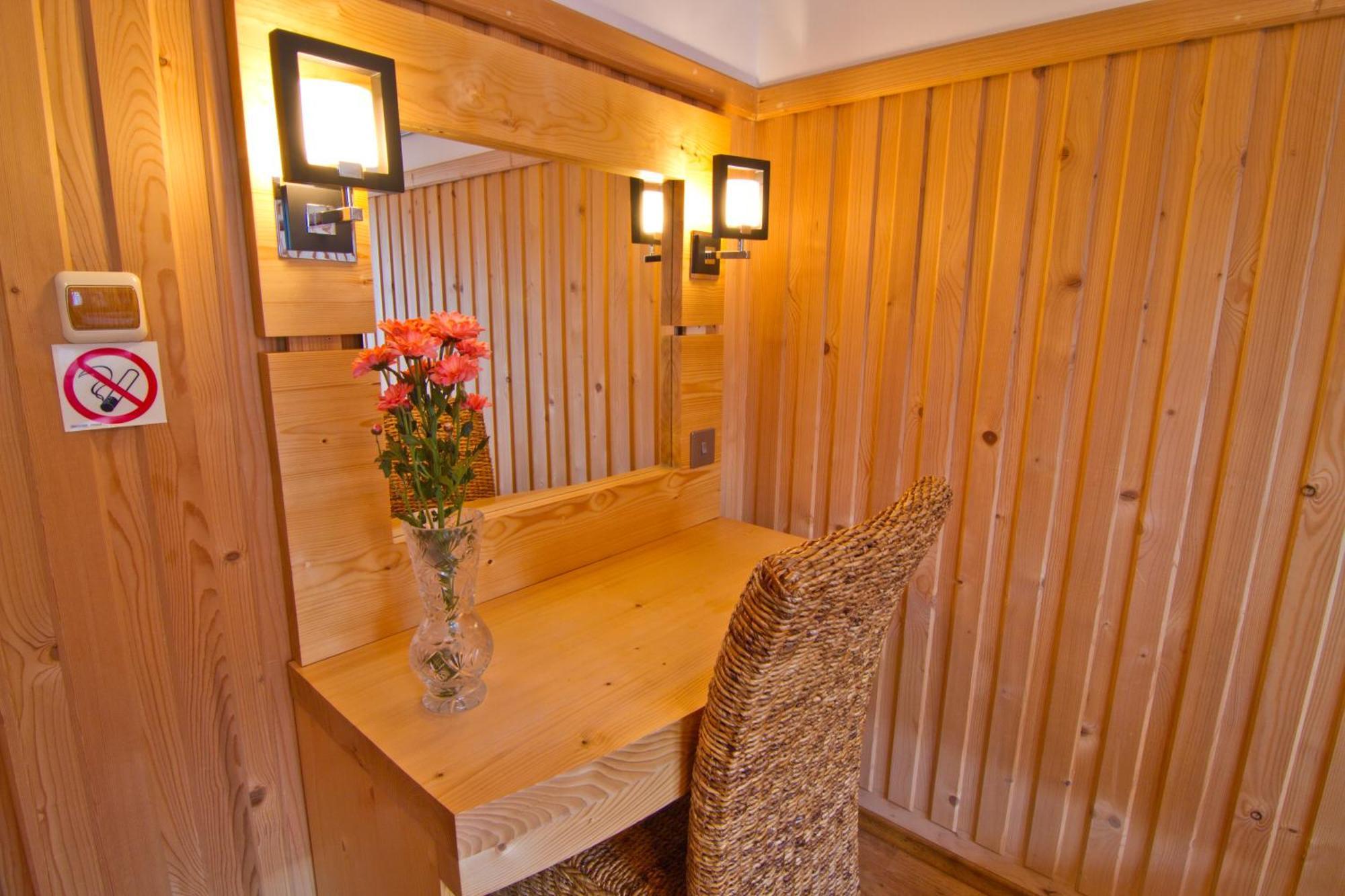 Zakatek Pod Smrekami Bed & Breakfast Кошелско Стая снимка