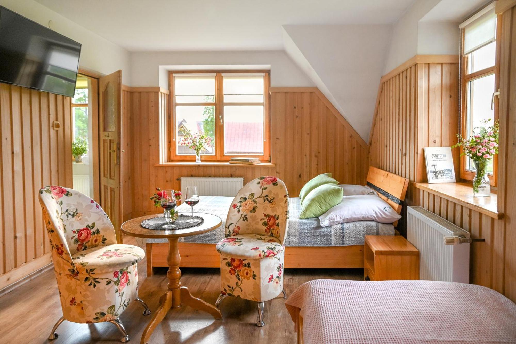 Zakatek Pod Smrekami Bed & Breakfast Кошелско Екстериор снимка